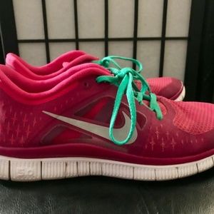 NIKE FREE Sneakers